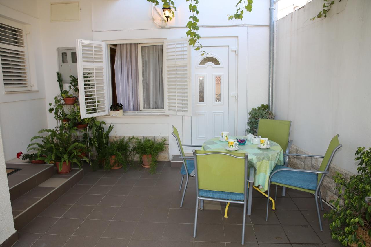 Apartment Lambasa Vodice Eksteriør billede