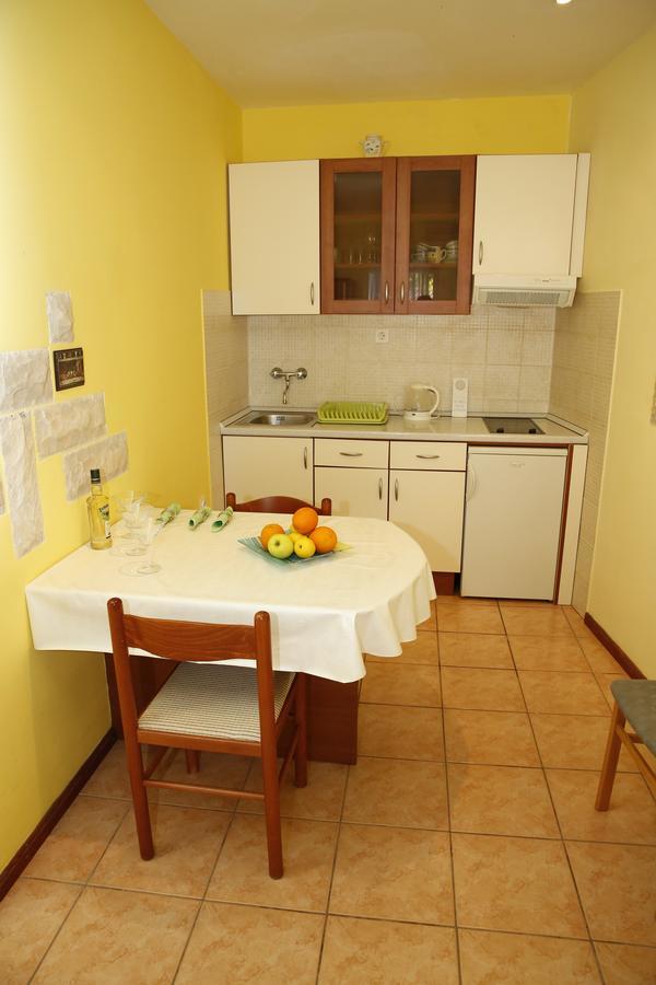 Apartment Lambasa Vodice Eksteriør billede
