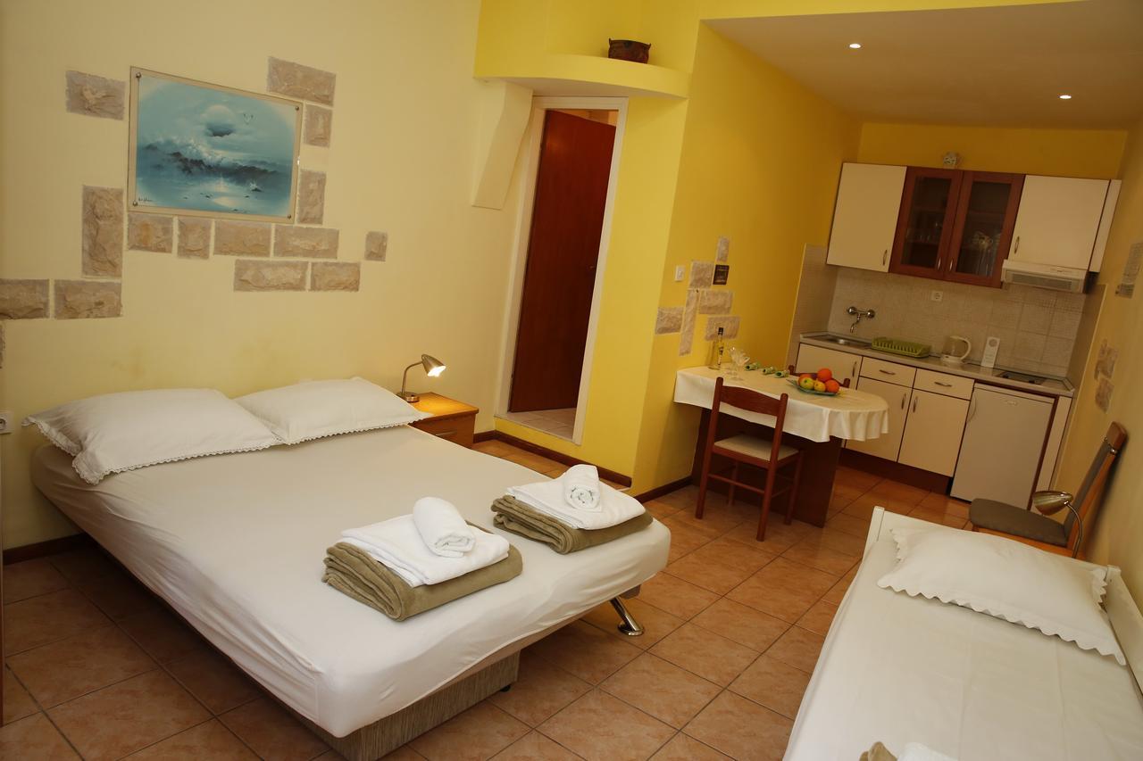Apartment Lambasa Vodice Eksteriør billede