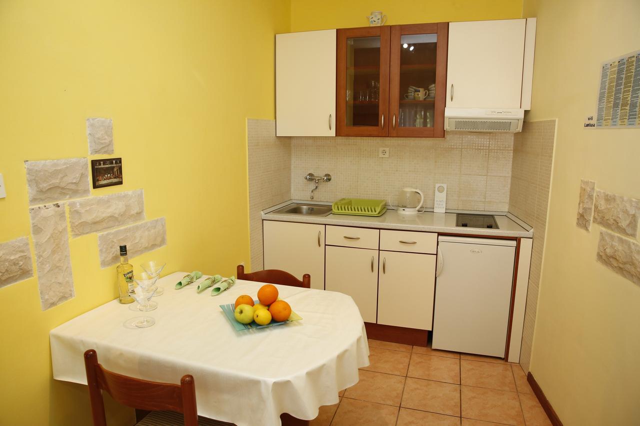 Apartment Lambasa Vodice Eksteriør billede